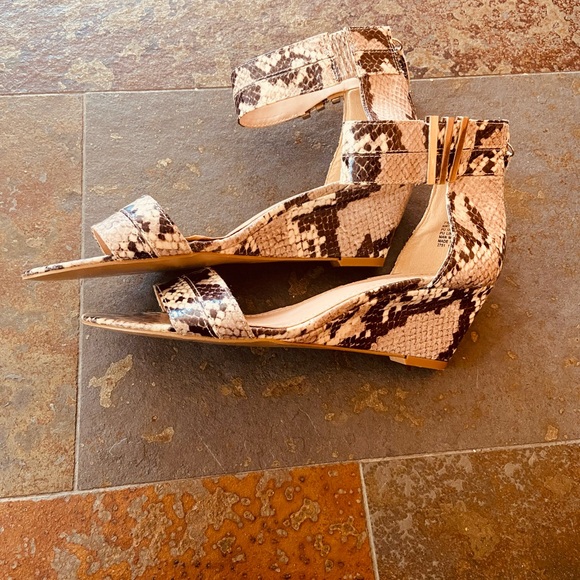 Nine West Shoes - Nine West Snakeskin LEATHER Sexy Women's Sandals! Elegant and classy Designer!